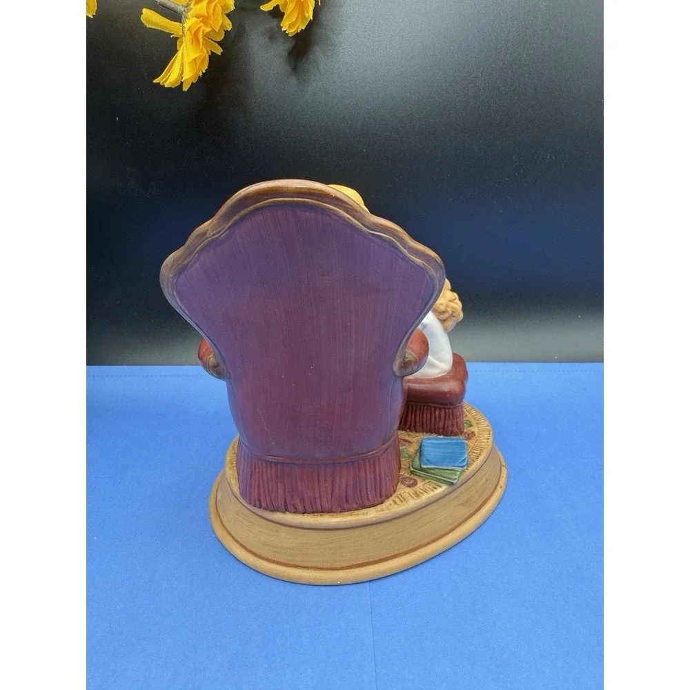 Avon Enjoying the Night Before Christmas Figurine 3rd Edition Christmas Memories